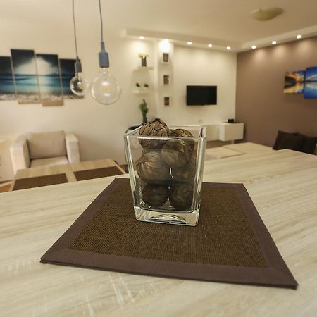 Modern Apartment With Free Parking Novi Sad Esterno foto
