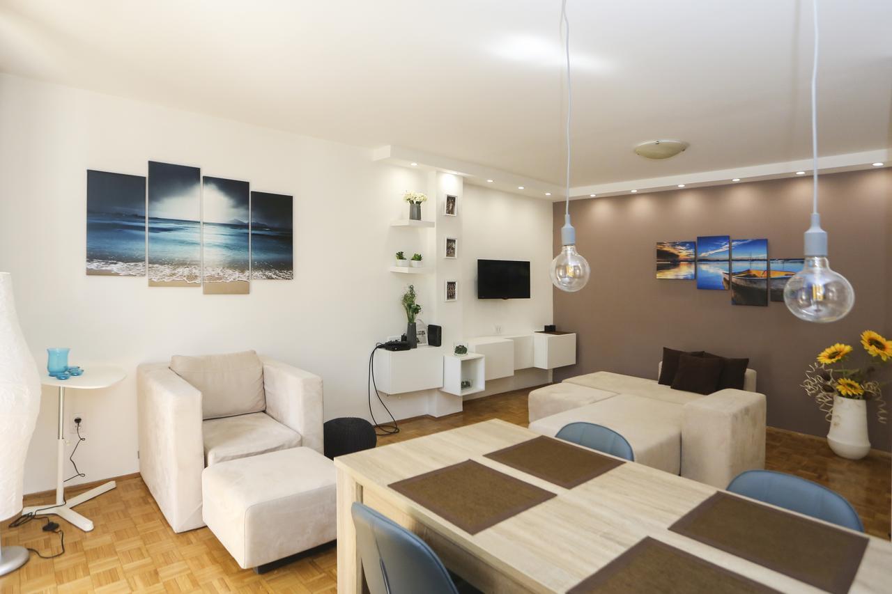 Modern Apartment With Free Parking Novi Sad Esterno foto