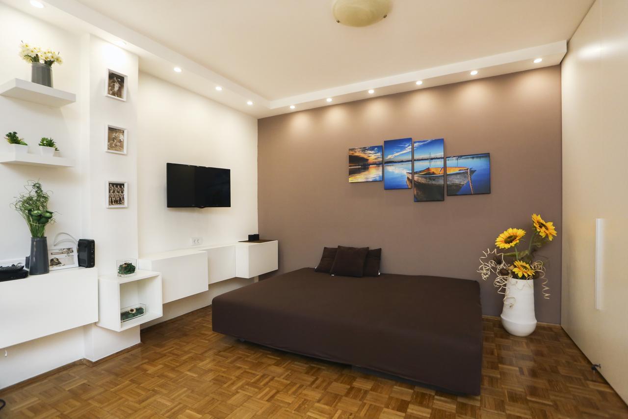 Modern Apartment With Free Parking Novi Sad Esterno foto