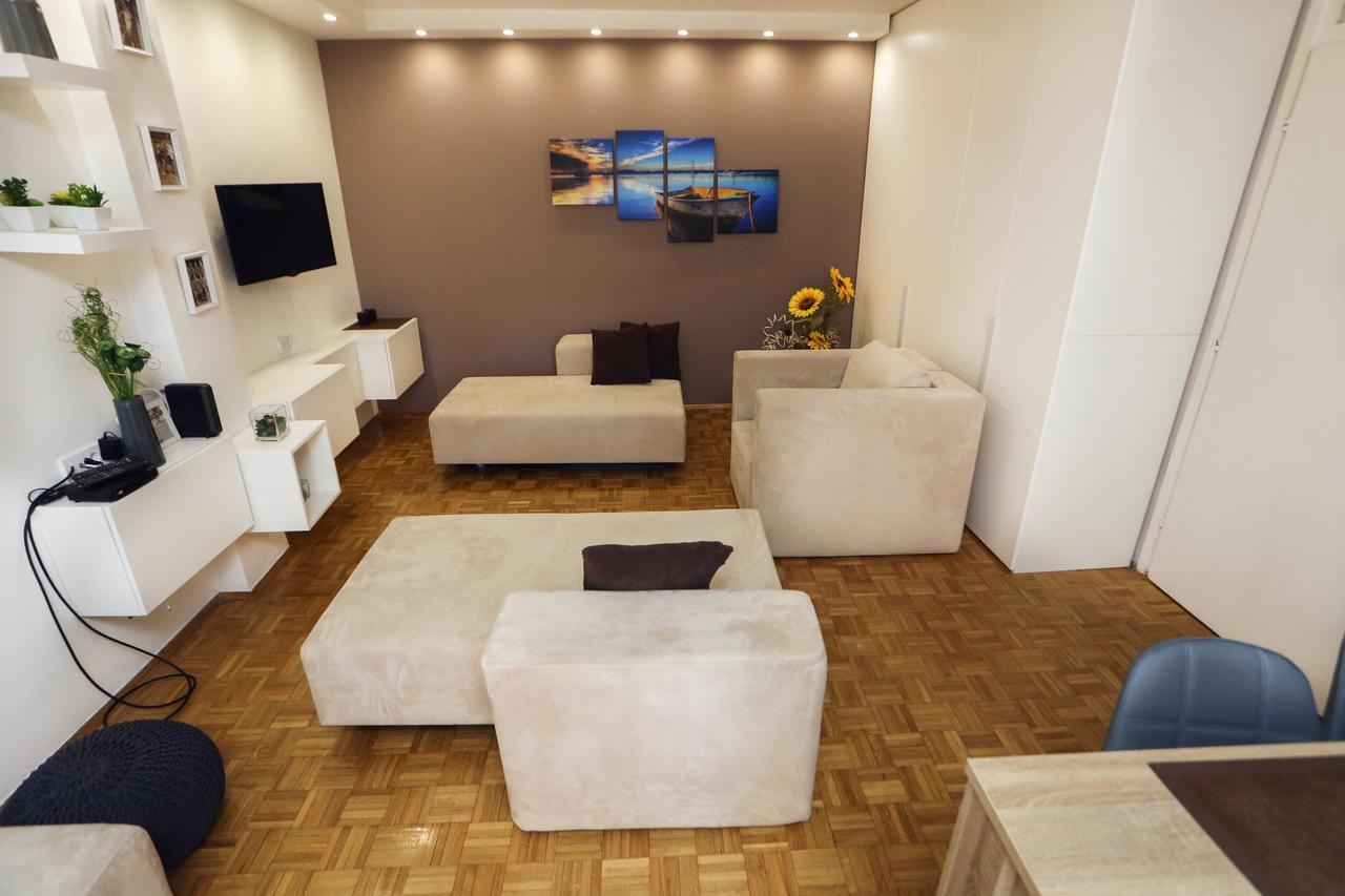 Modern Apartment With Free Parking Novi Sad Esterno foto