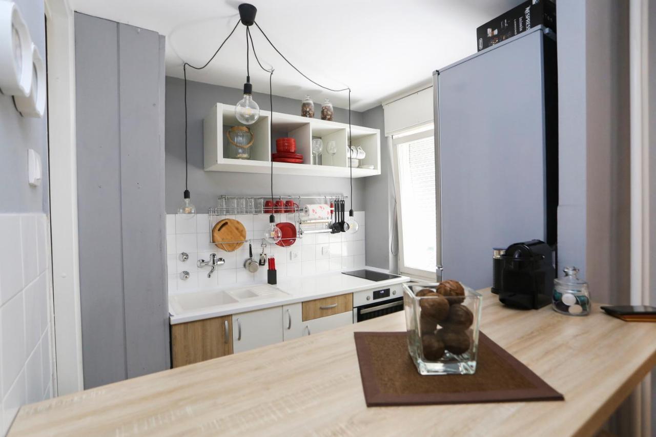 Modern Apartment With Free Parking Novi Sad Esterno foto